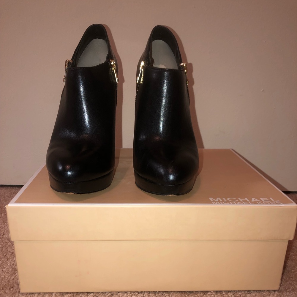 Michael Kors black heeled booties - Picture 3 of 5
